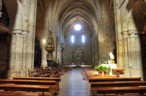 Crucero desde el lado sur de la iglesia de Fitero